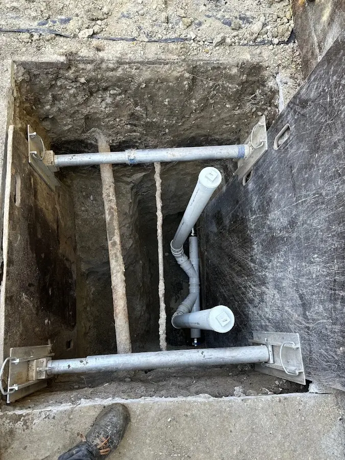 Experienced plumber completing Gas Line Repair work in Bogota